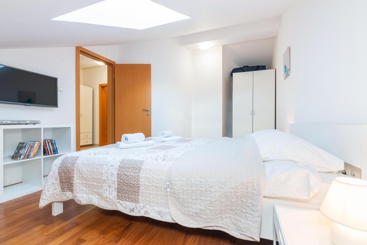 Apartment Mimoza 5, Baska, Krk Экстерьер фото