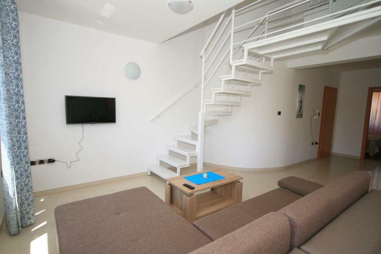 Apartment Mimoza 5, Baska, Krk Экстерьер фото